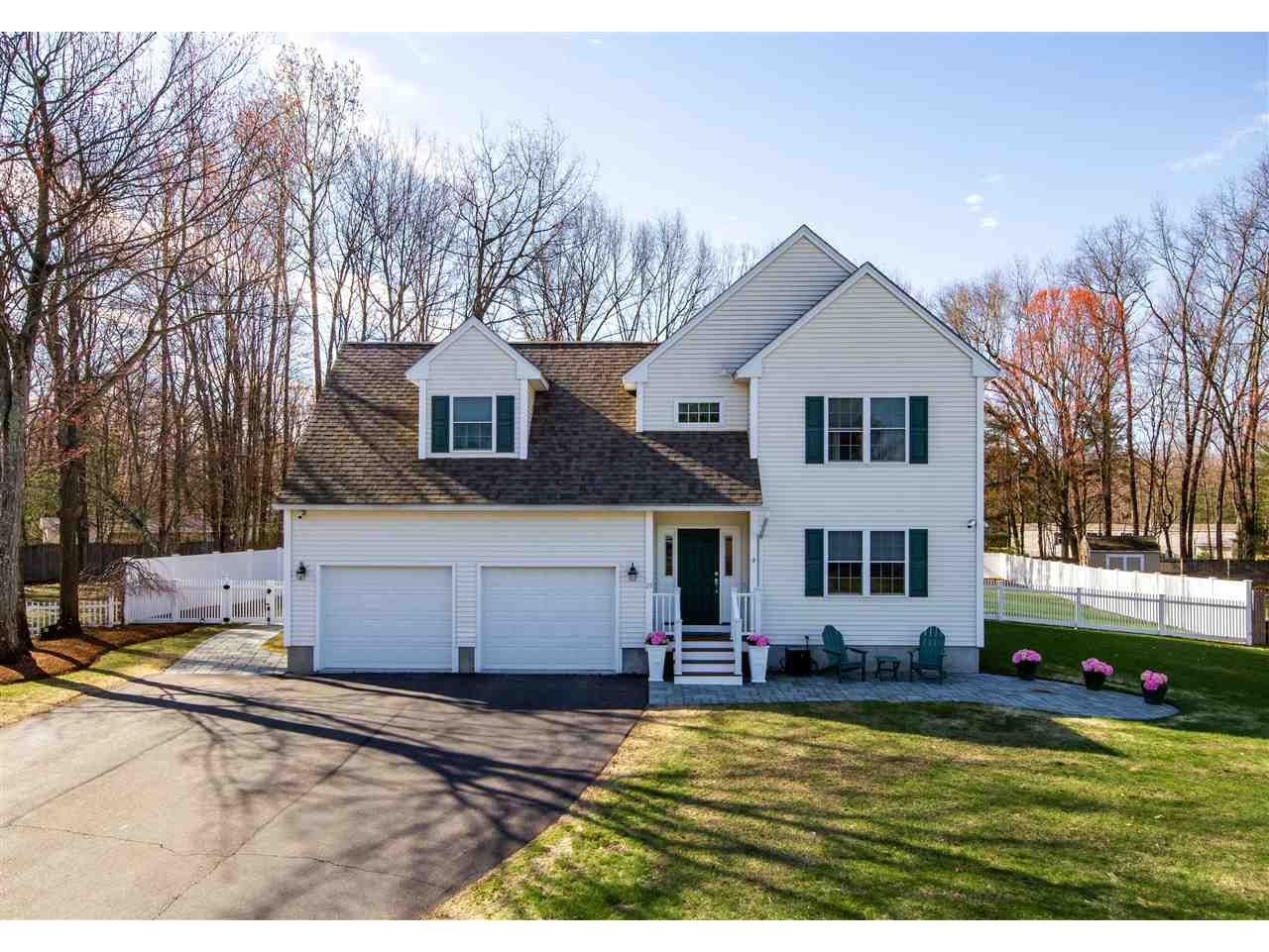 25 Hidden Oaks Drive