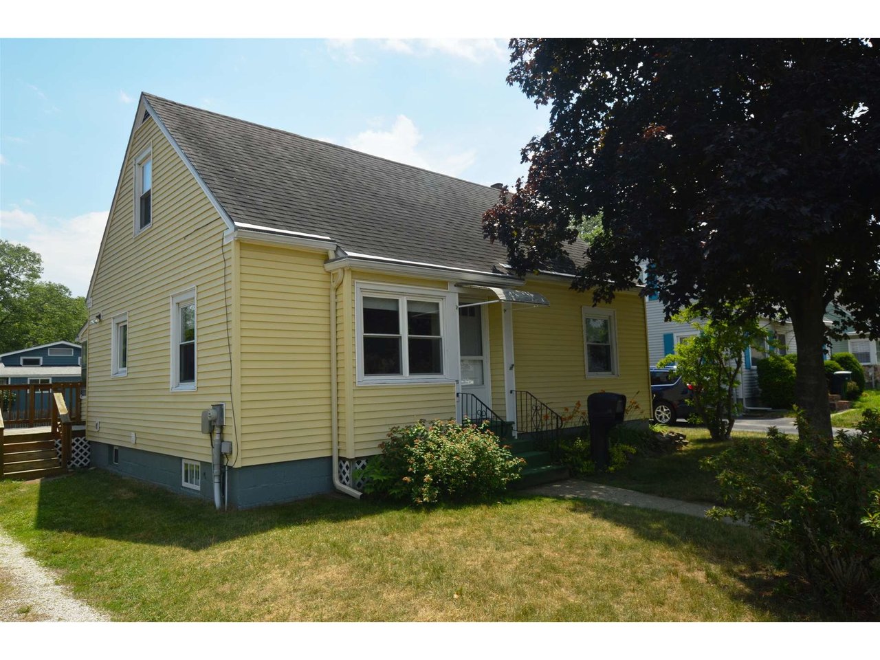 25 Leonard Street, Burlington 25 Leonard Street, Burlington