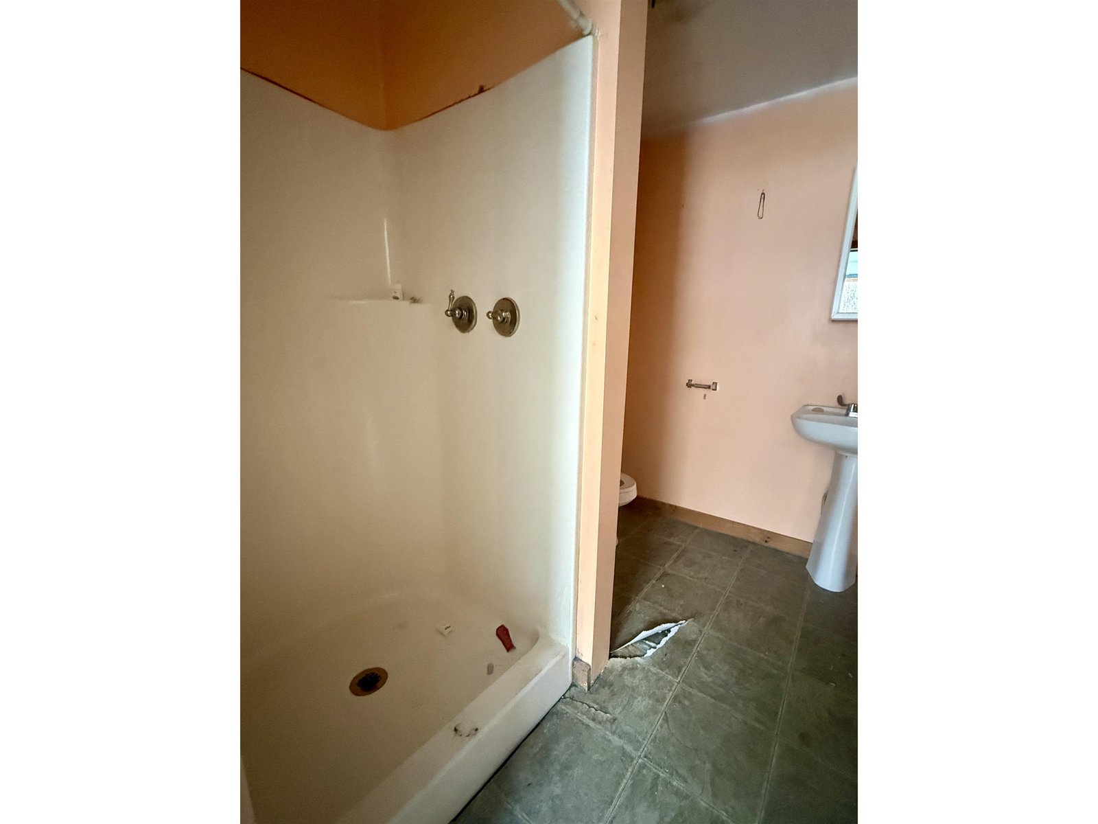 3/4 Bath