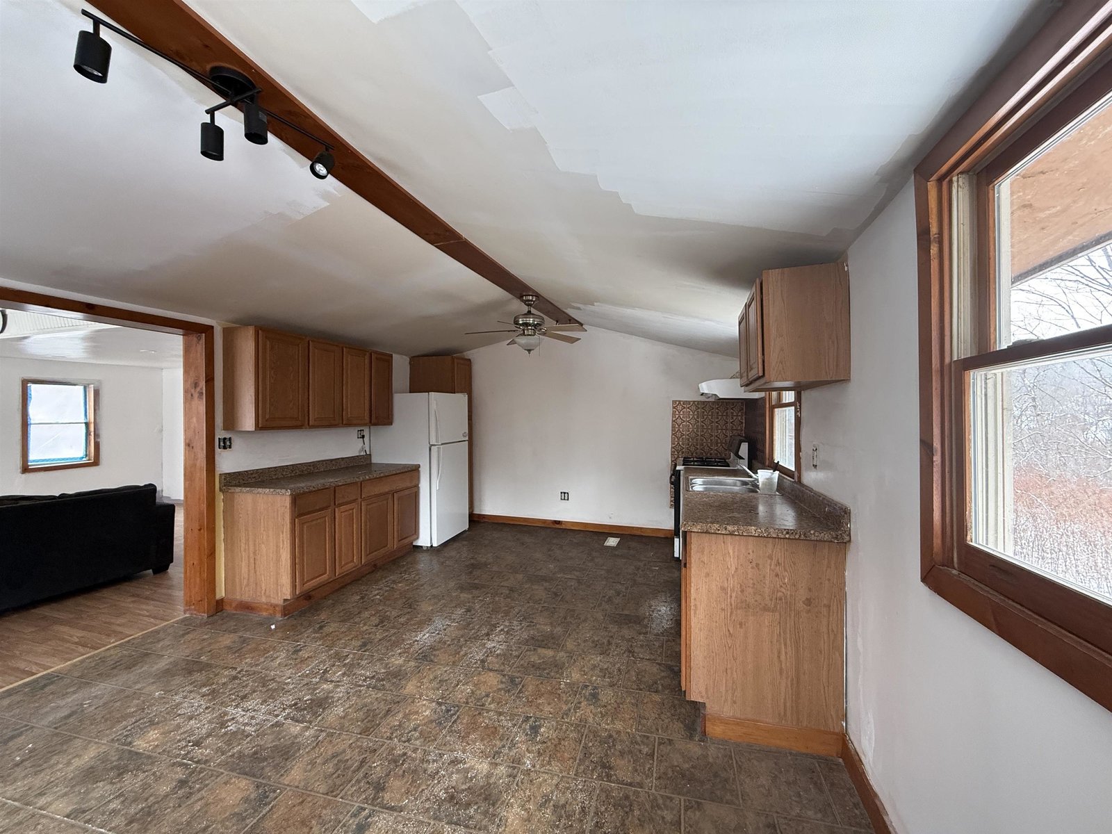 Eat-In Kitchen
