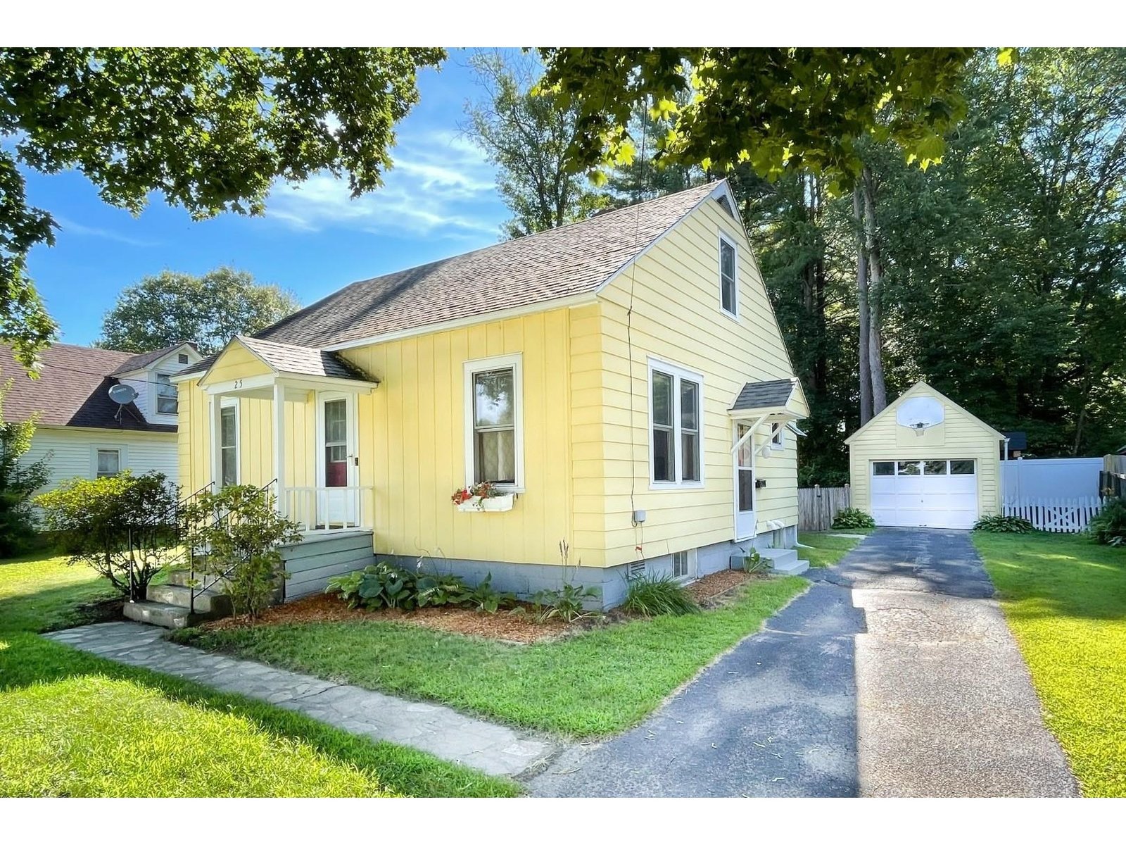 25 Mansfield Avenue