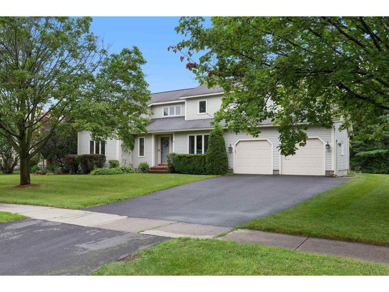 25 Oak Creek Drive