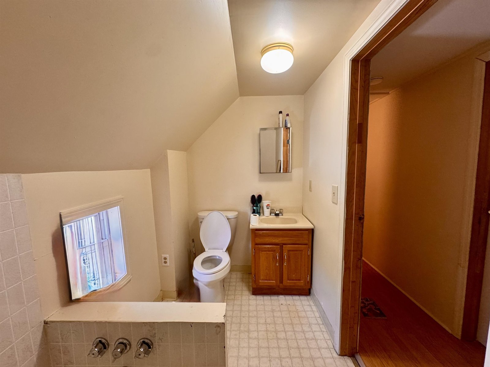 Upstairs Bathroom Pic 1