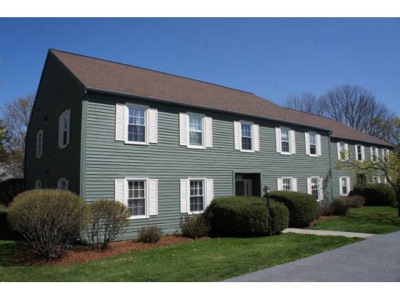 25 Twin Oaks Terrace, Unit 25