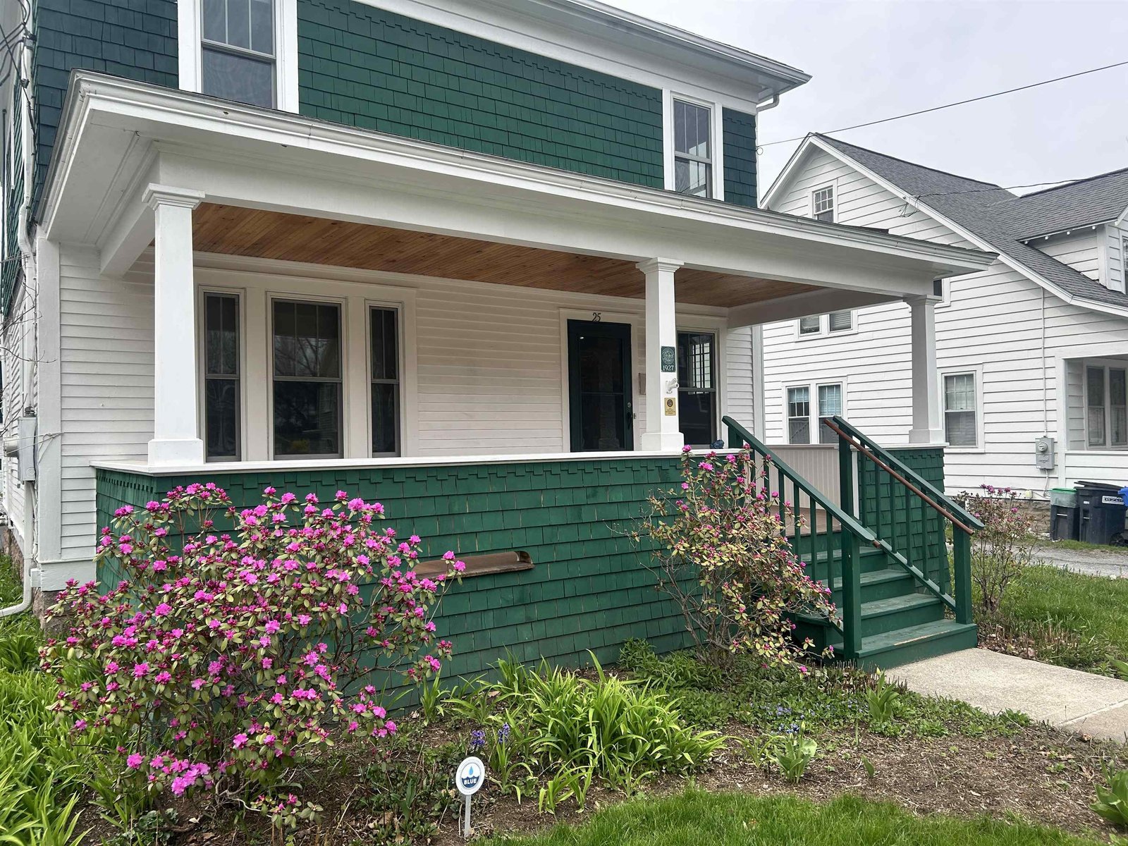 25 University Terrace