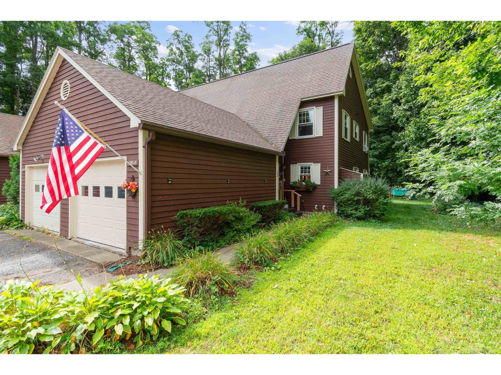 25 Woodbine by the Lake, Unit 4
