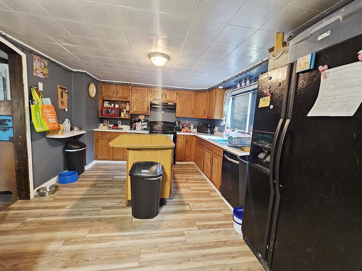 Apt 1 Kitchen
