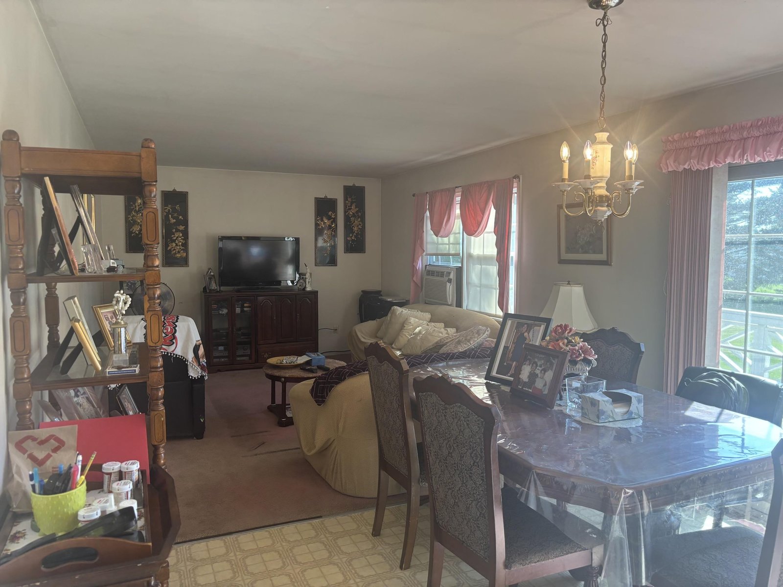 250 Isham Circle