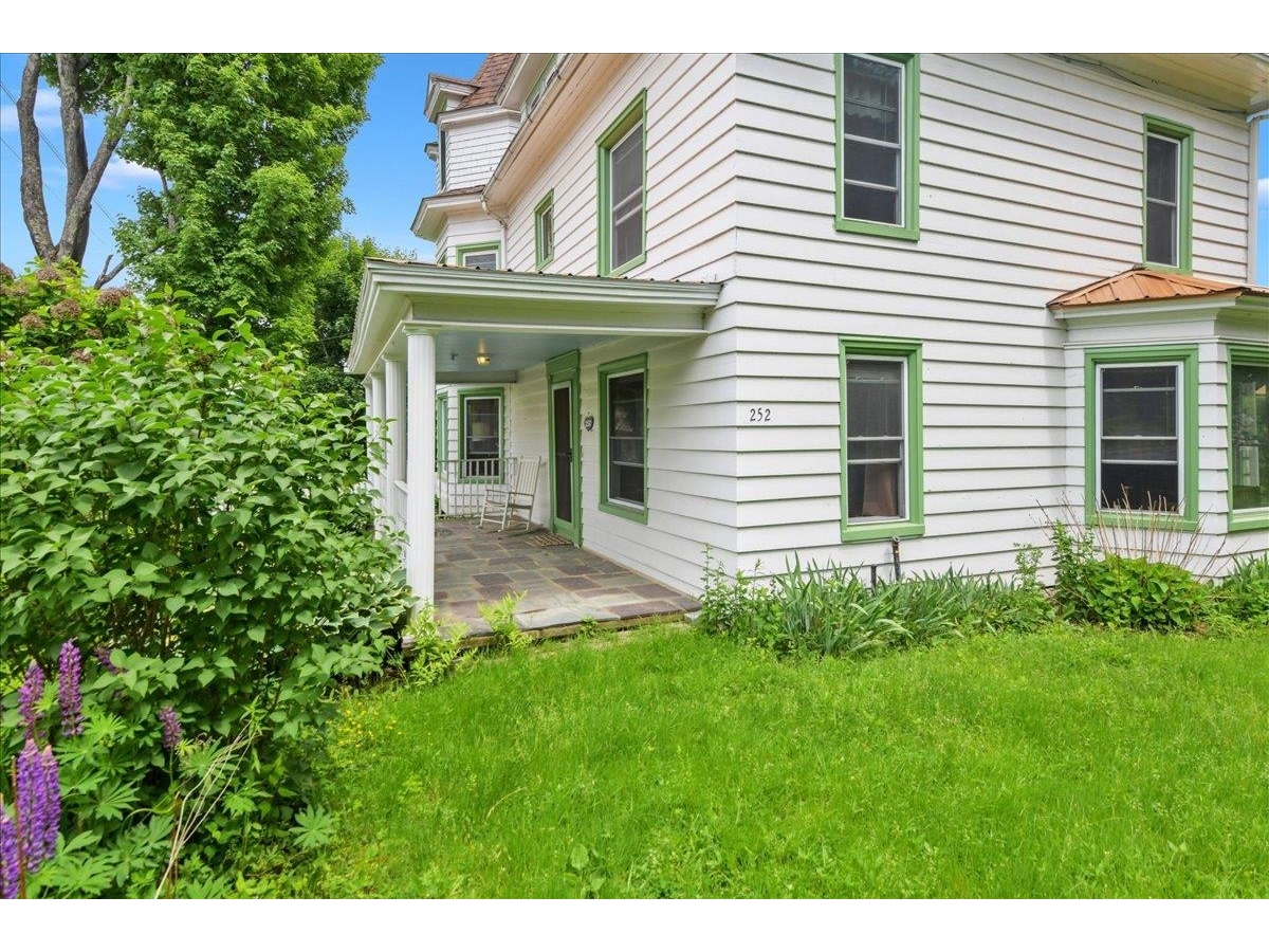 252 North Pleasant Street