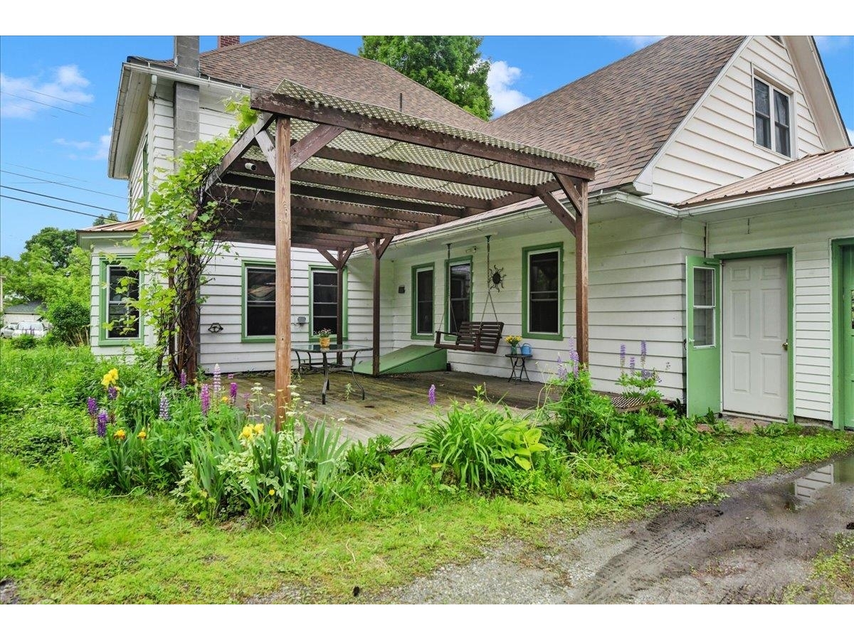 252 North Pleasant Street