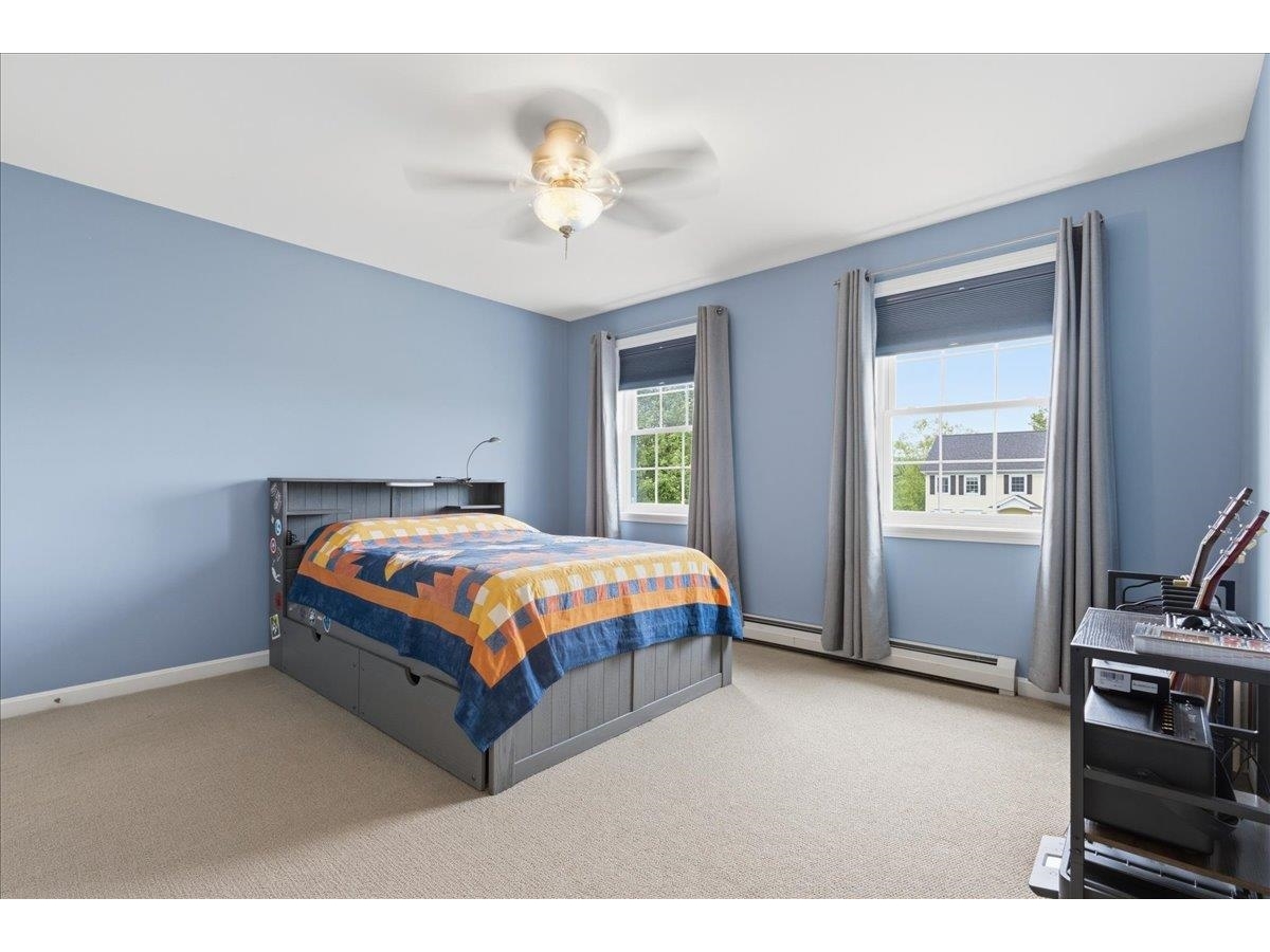 Spacious front bedroom