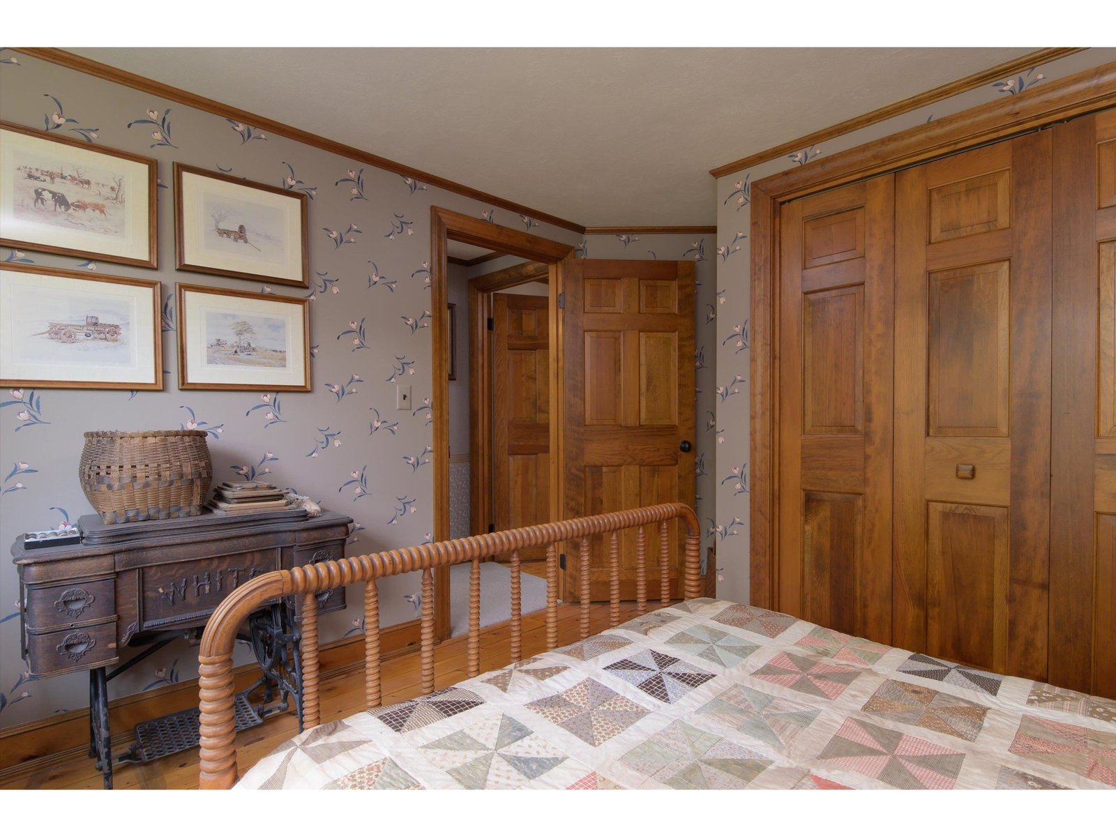 Guest bedroom 1