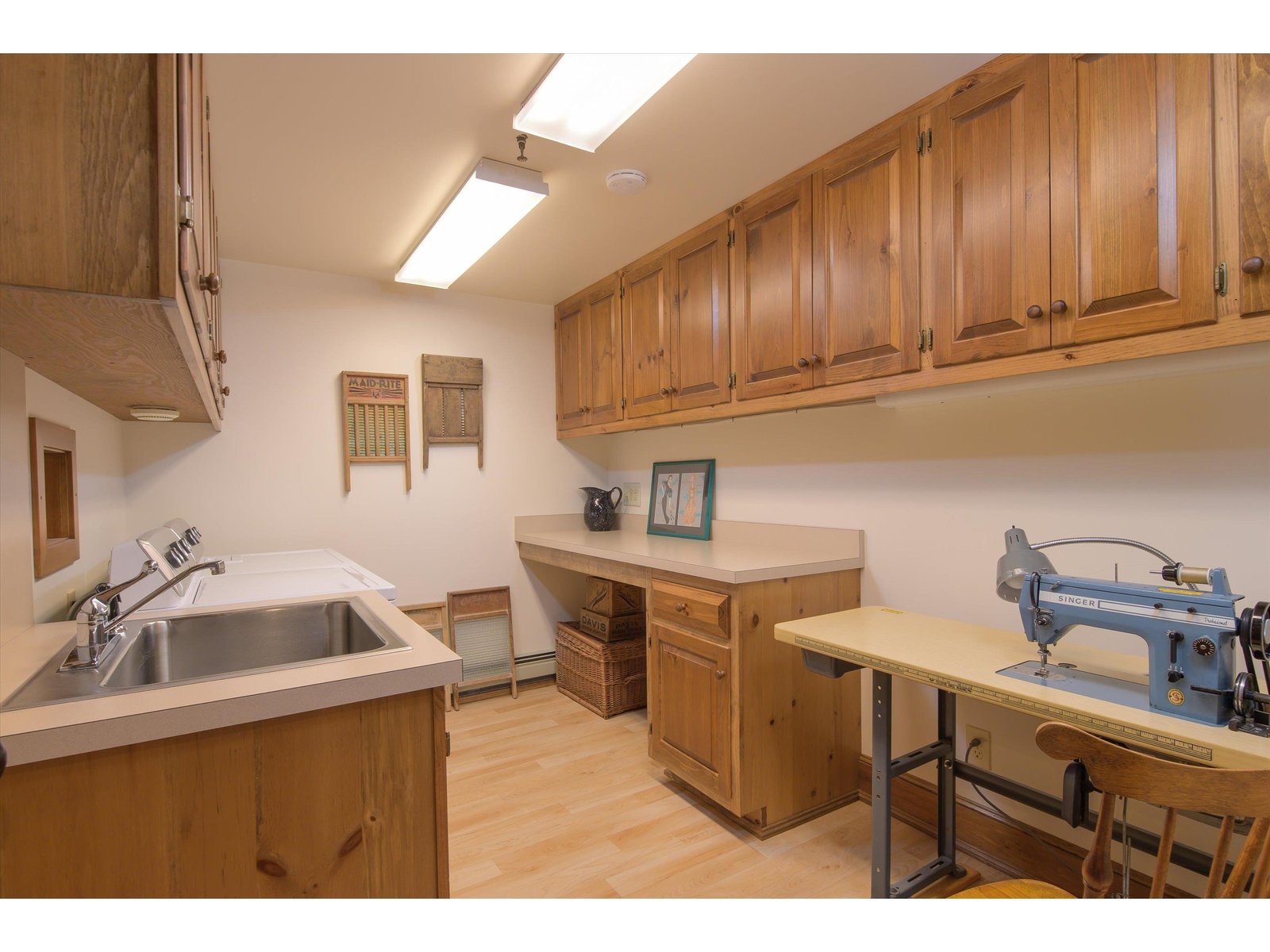 Lower laundry and utlity