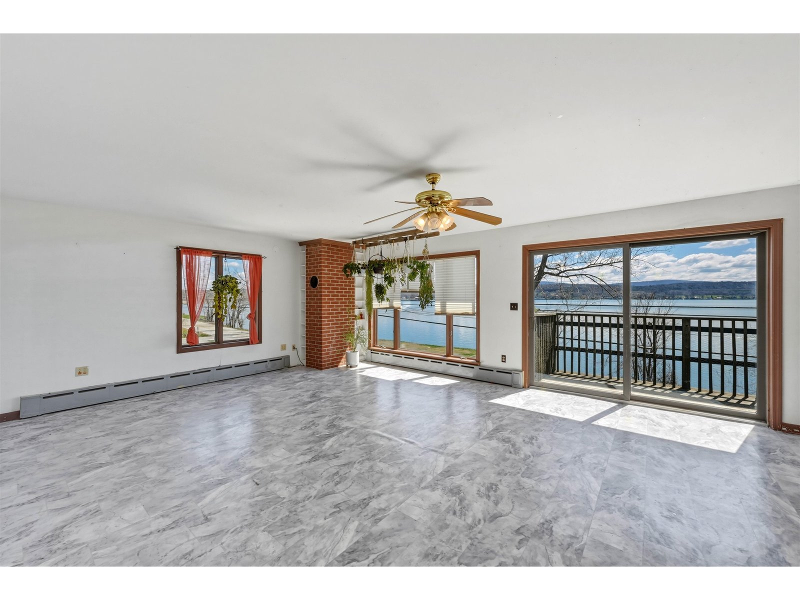 256 Hathaway Point Road