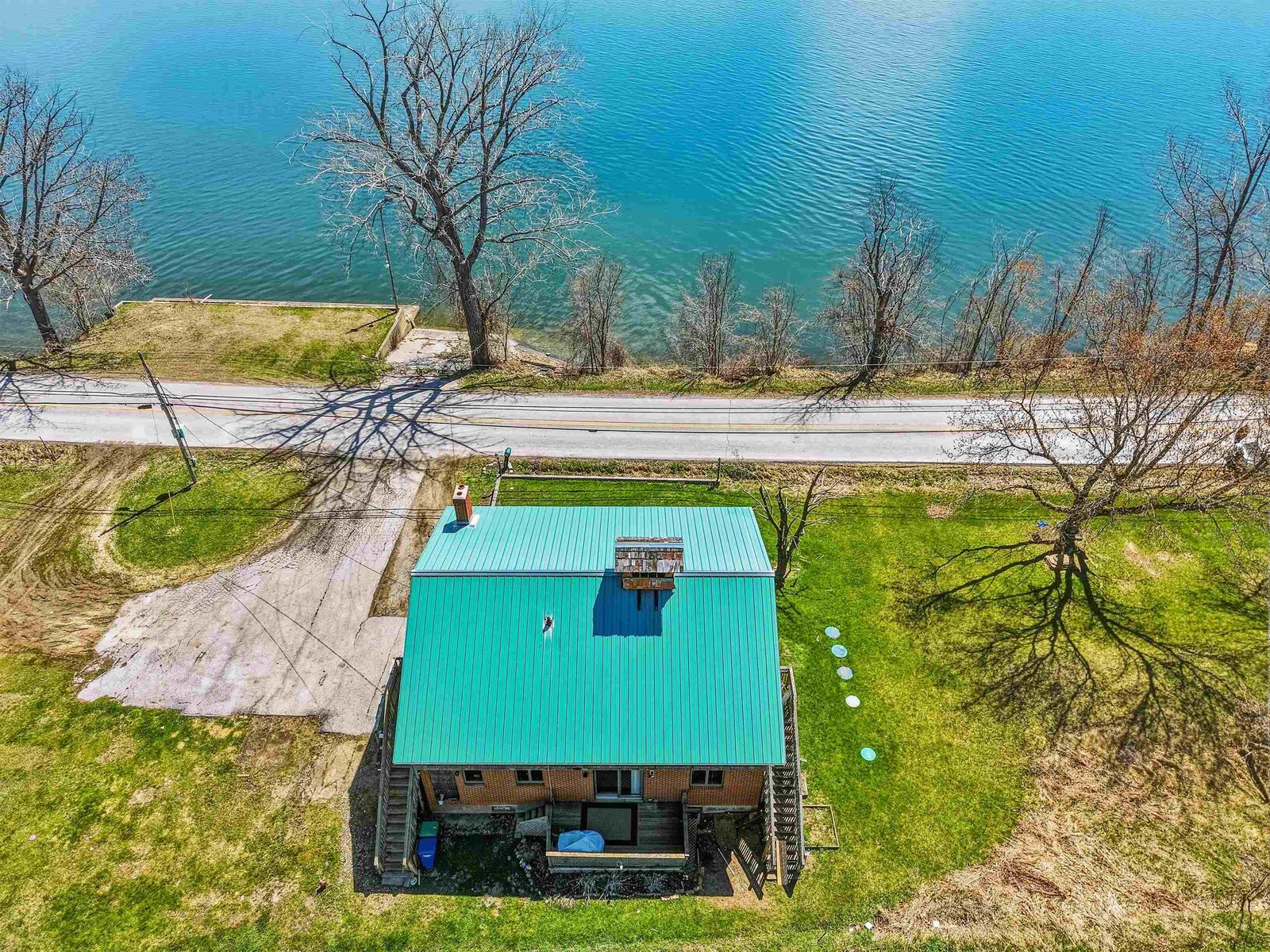 256 Hathaway Point Road