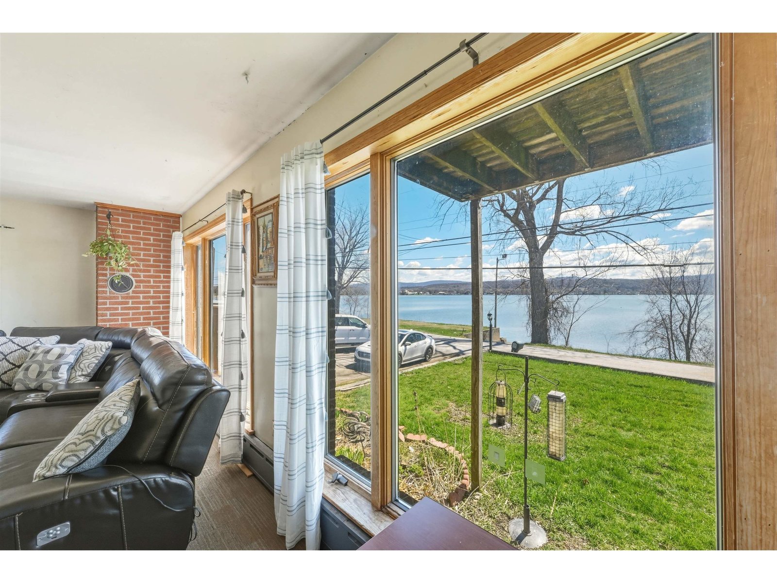 256 Hathaway Point Road