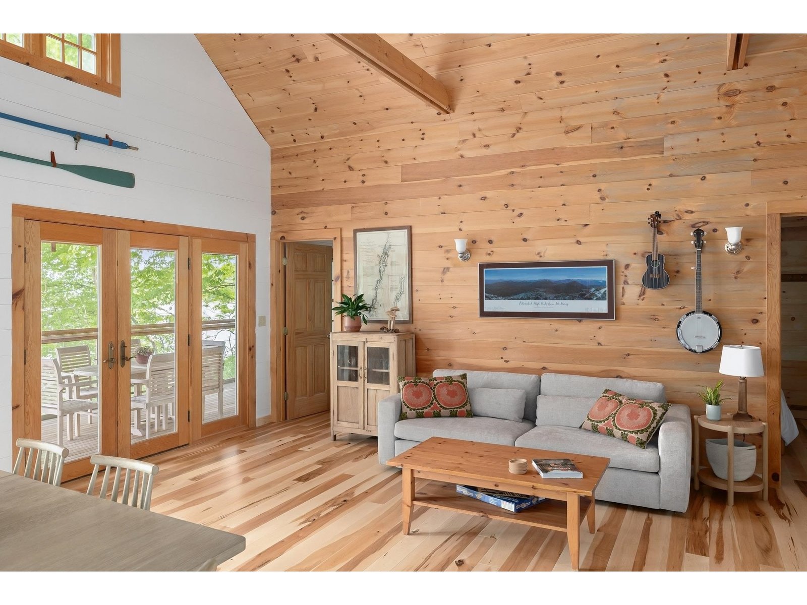 256 Lakeside Lane