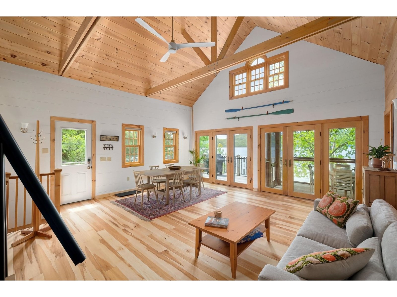 256 Lakeside Lane