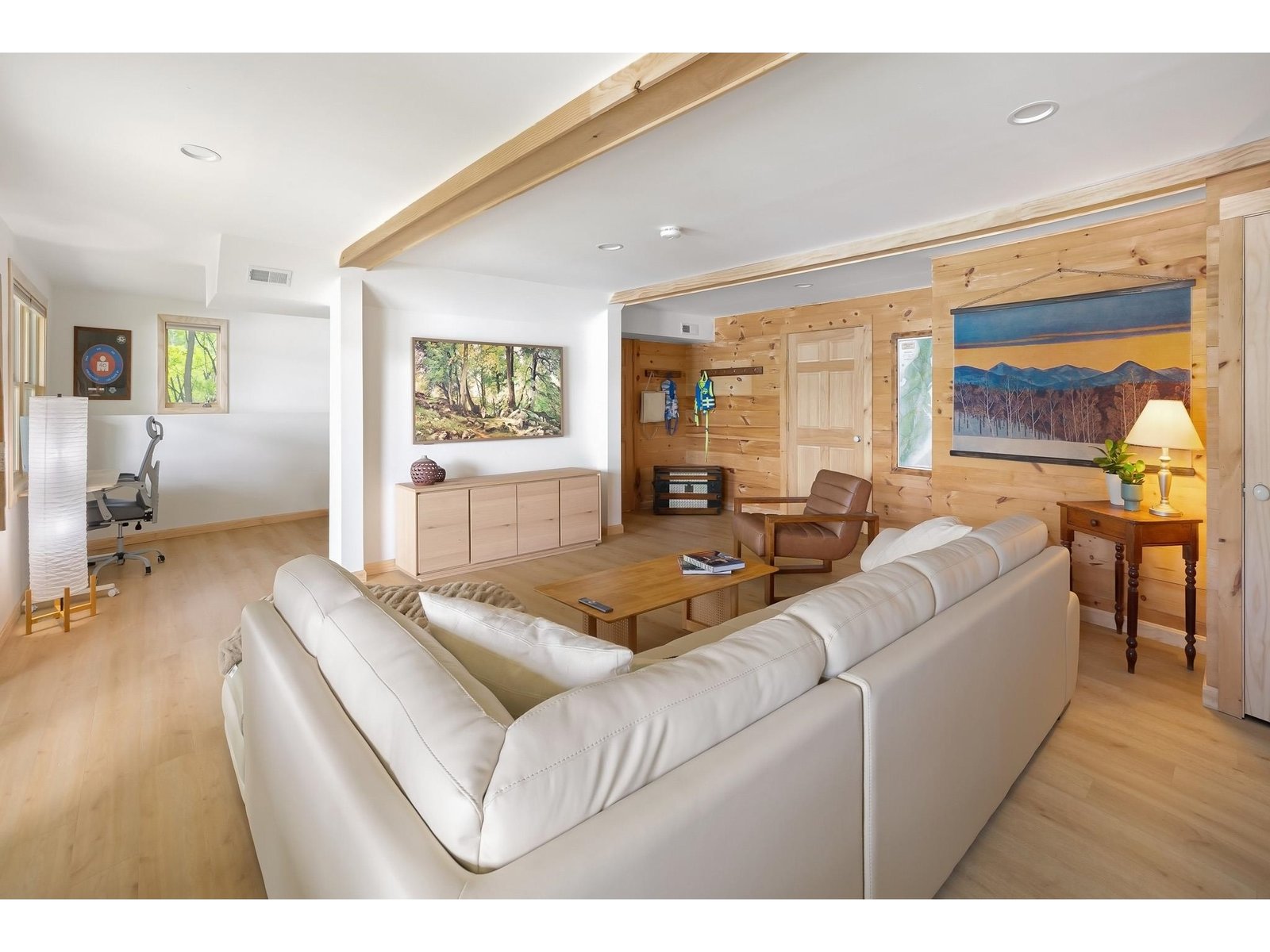 256 Lakeside Lane