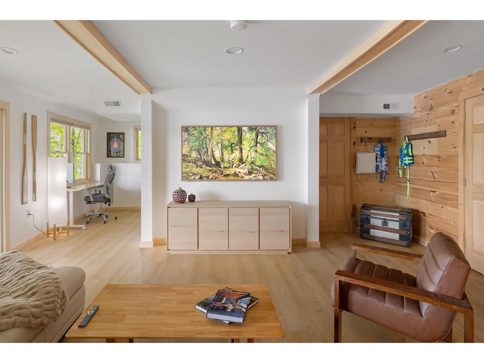 256 Lakeside Lane