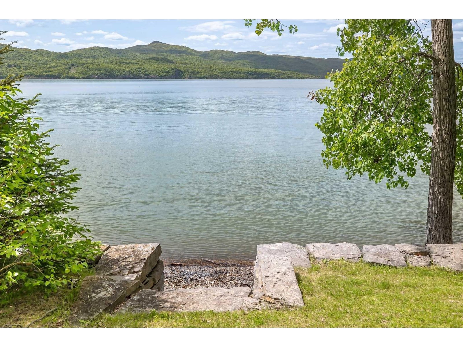256 Lakeside Lane