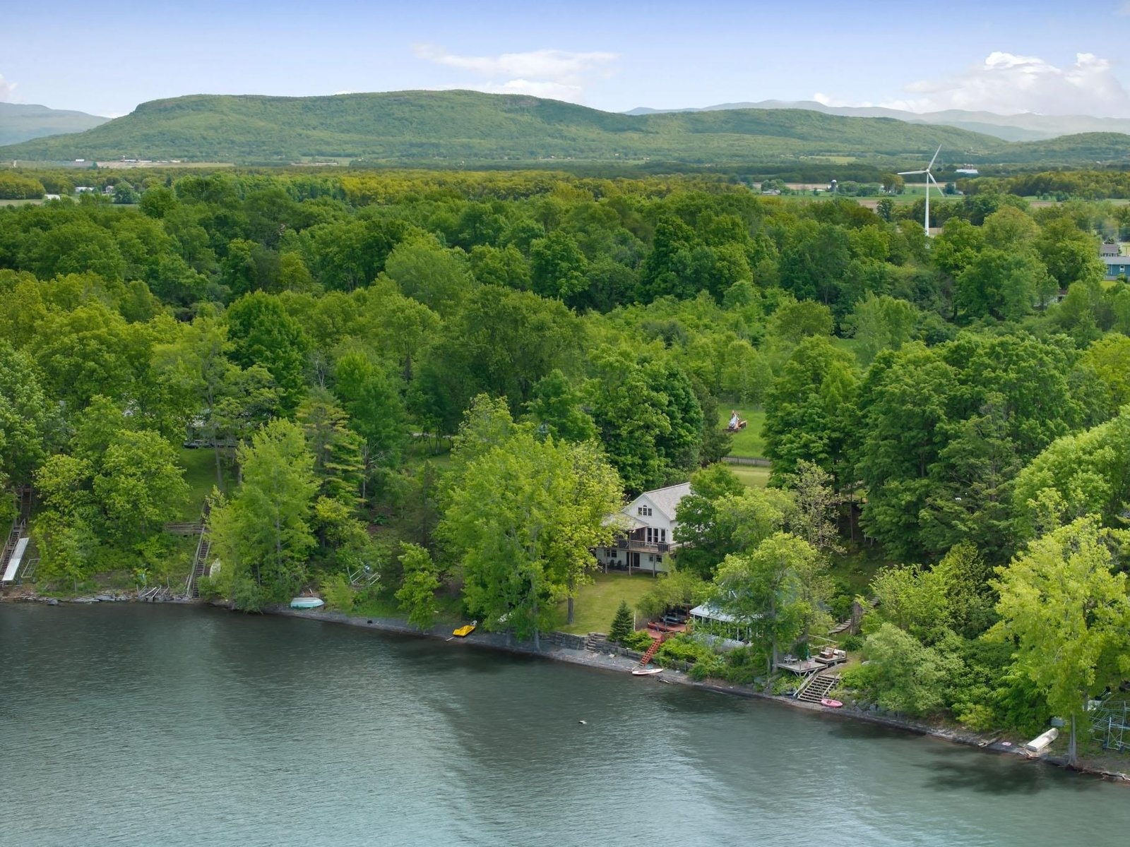 256 Lakeside Lane