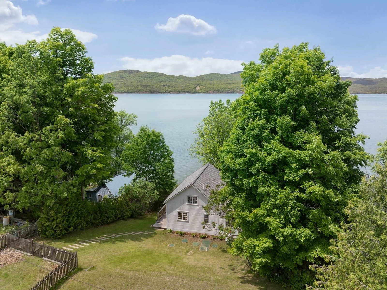 256 Lakeside Lane