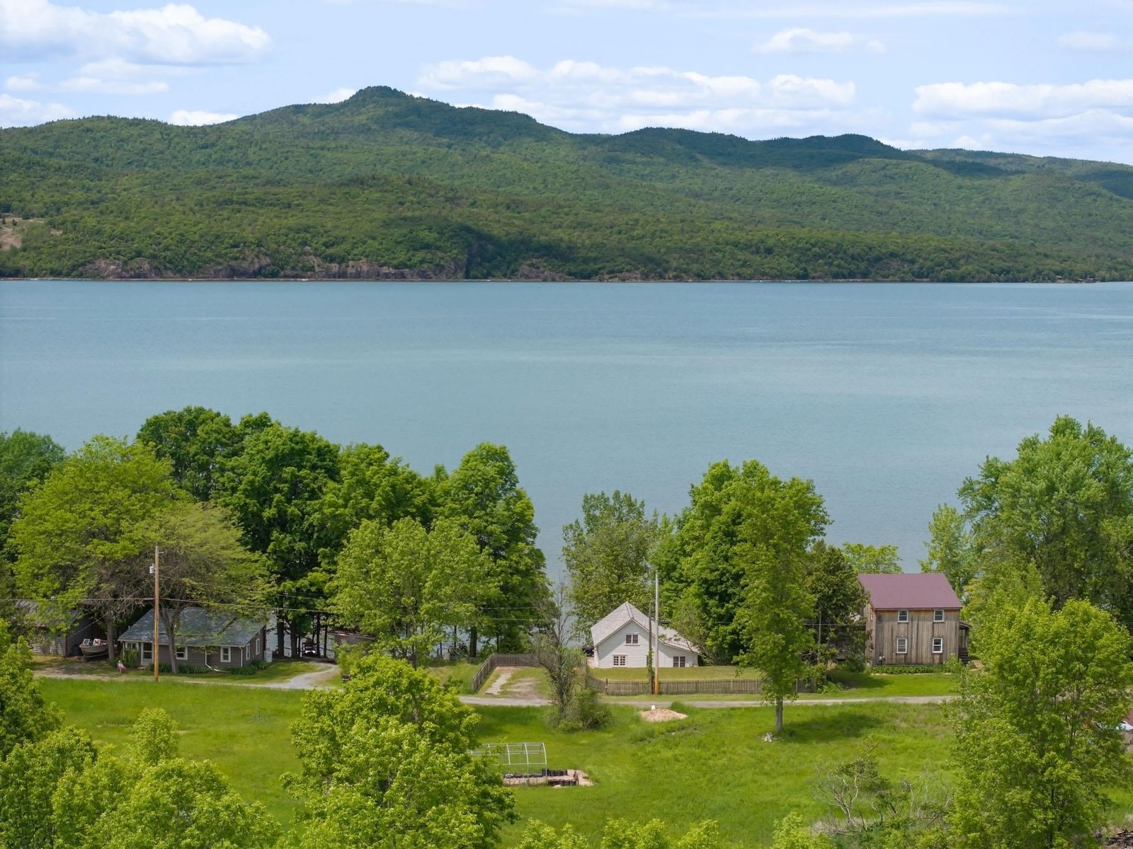 256 Lakeside Lane