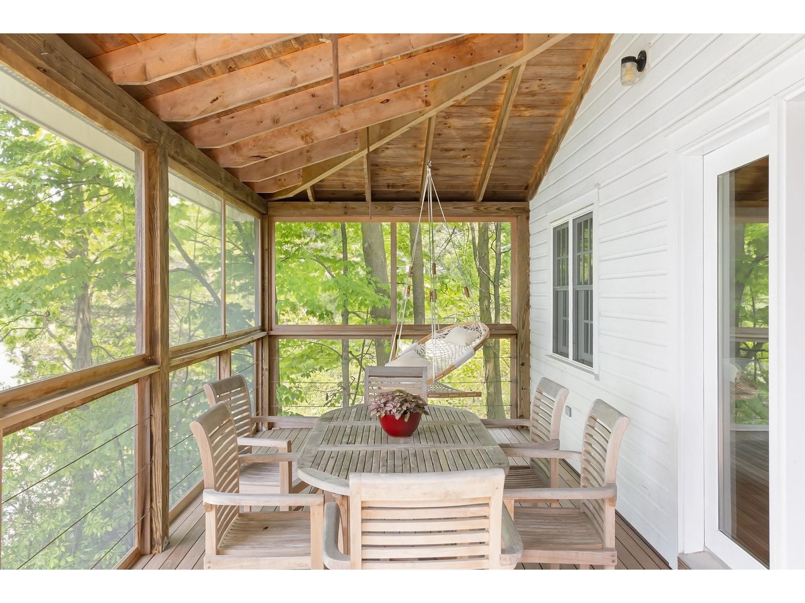 256 Lakeside Lane