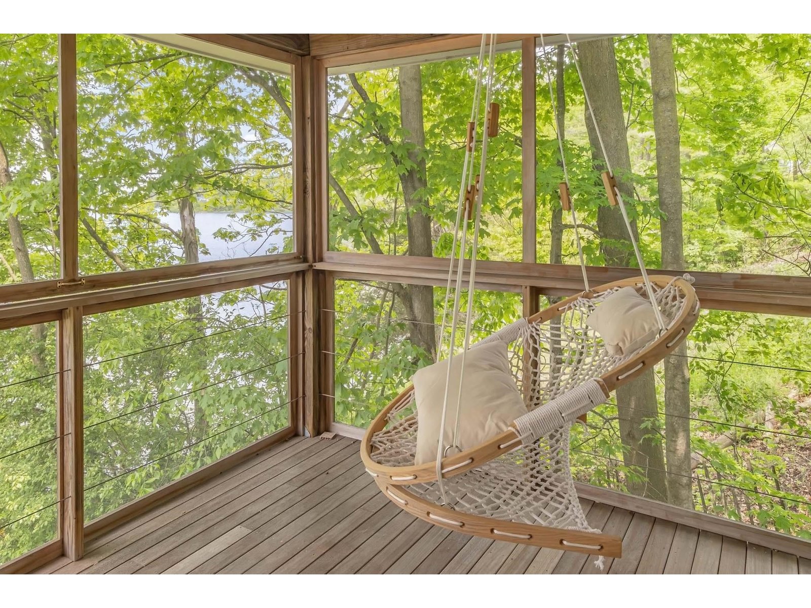 256 Lakeside Lane