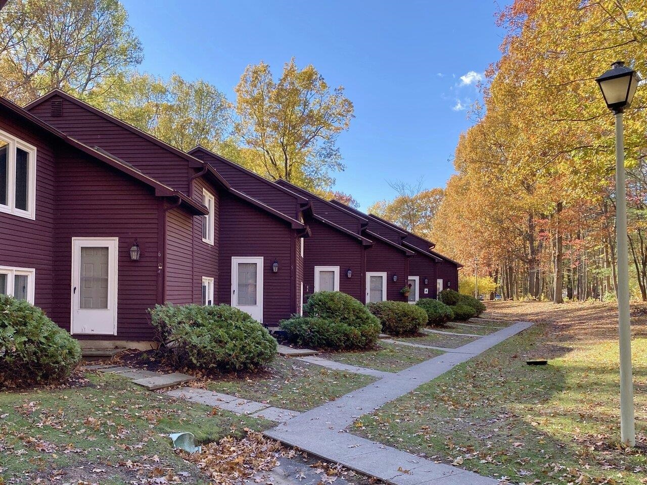 256 Oak Circle, Unit 5
