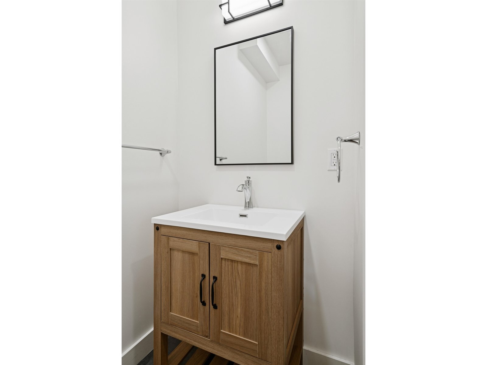 26 Mt Peg Road, Unit B