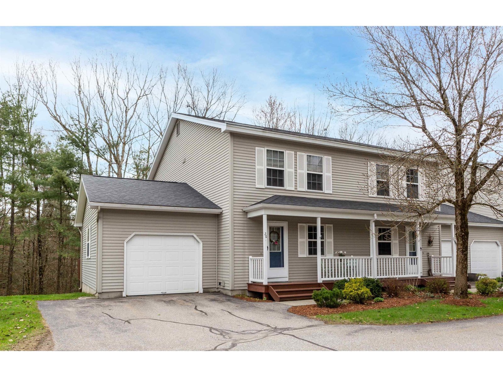 26 Pointe Drive