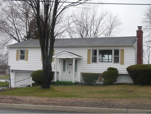 26 Upland Rd