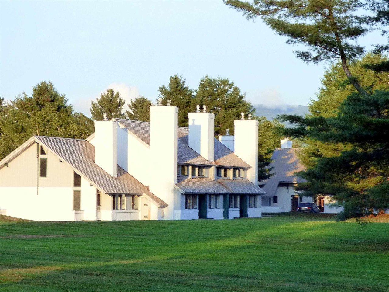 261 Village Green Drive, Unit 10E