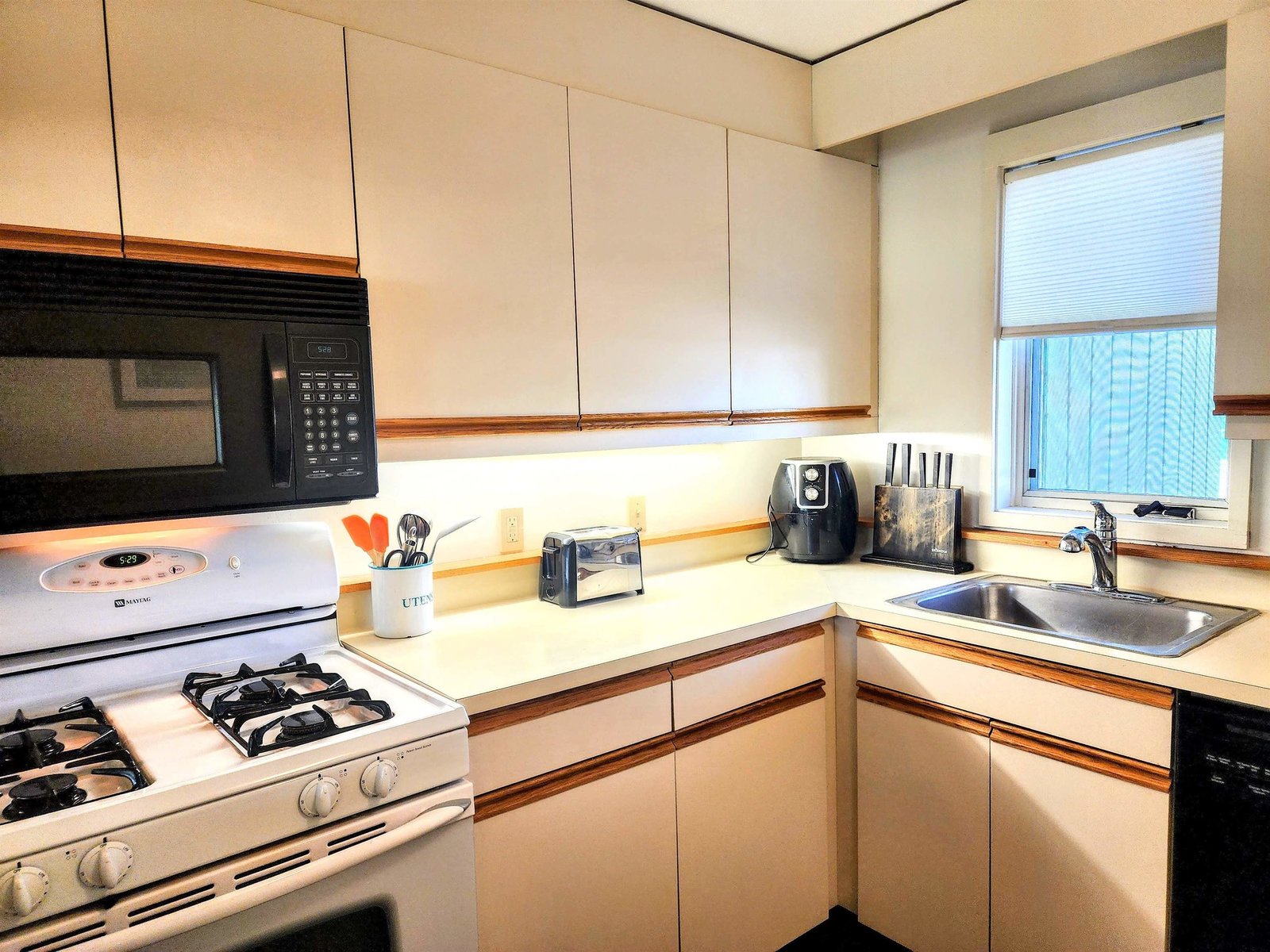 261 Village Green Drive, Unit 10E