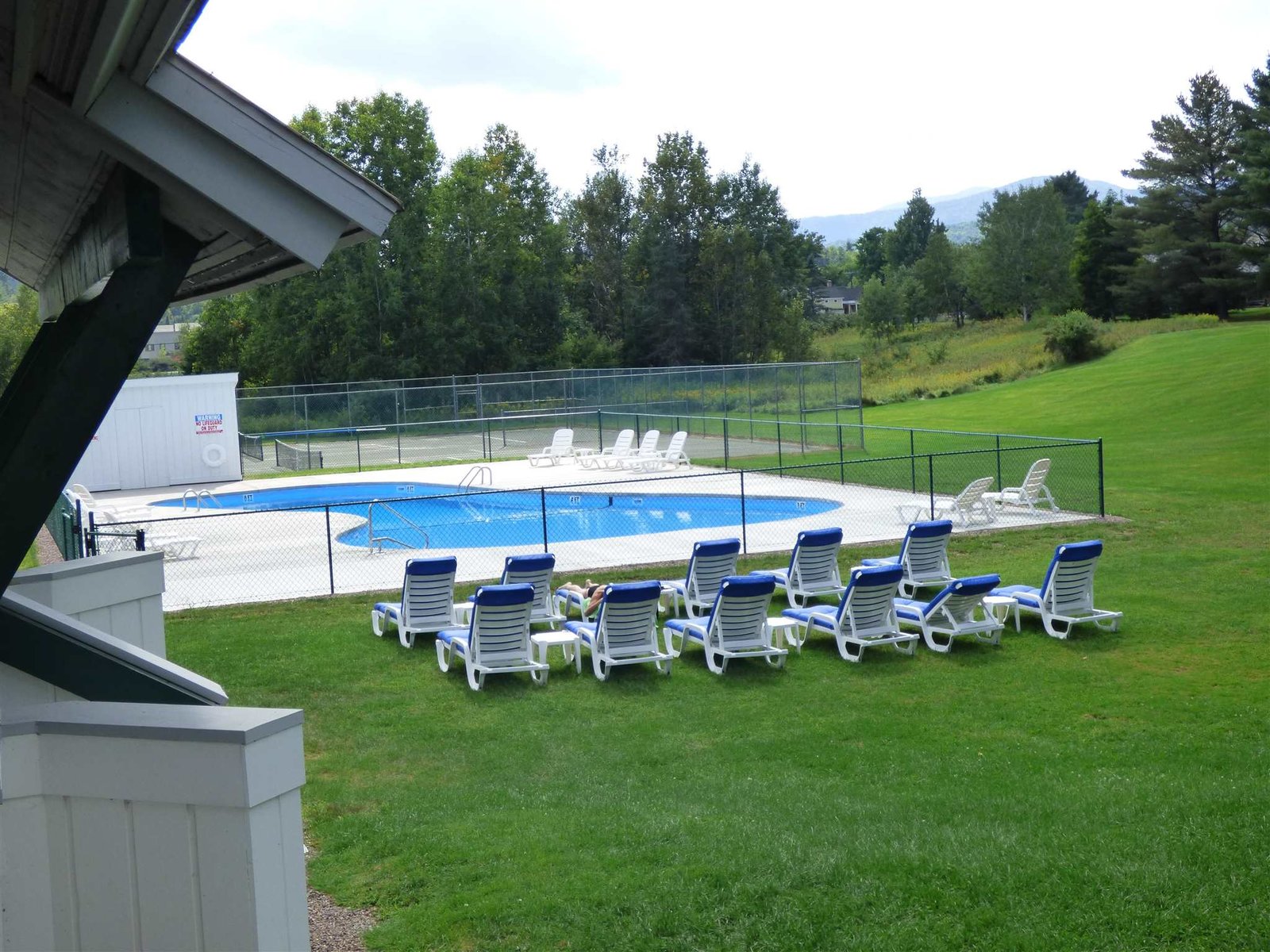 261 Village Green Drive, Unit 10E