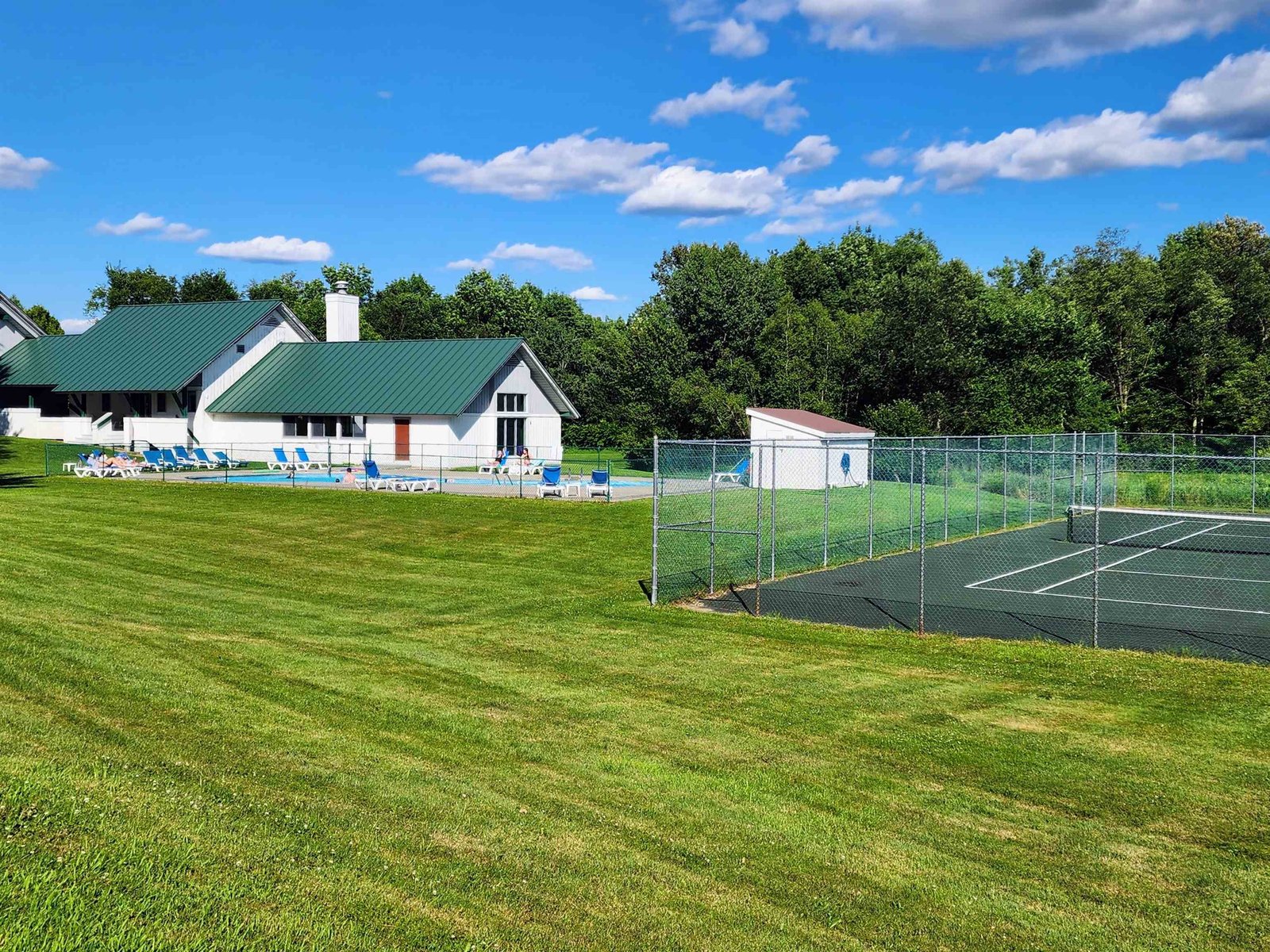 261 Village Green Drive, Unit 10E