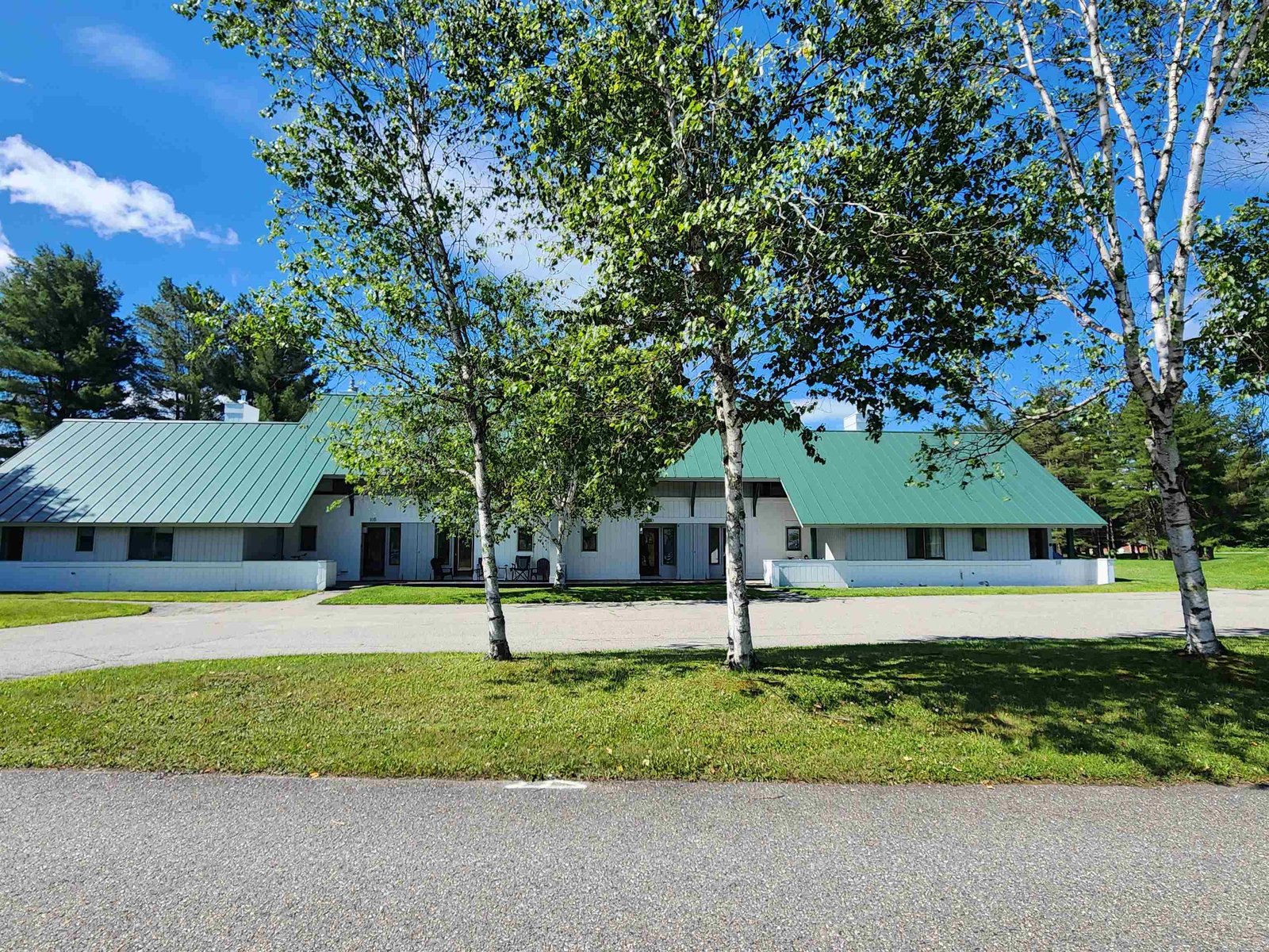261 Village Green Drive, Unit 10E