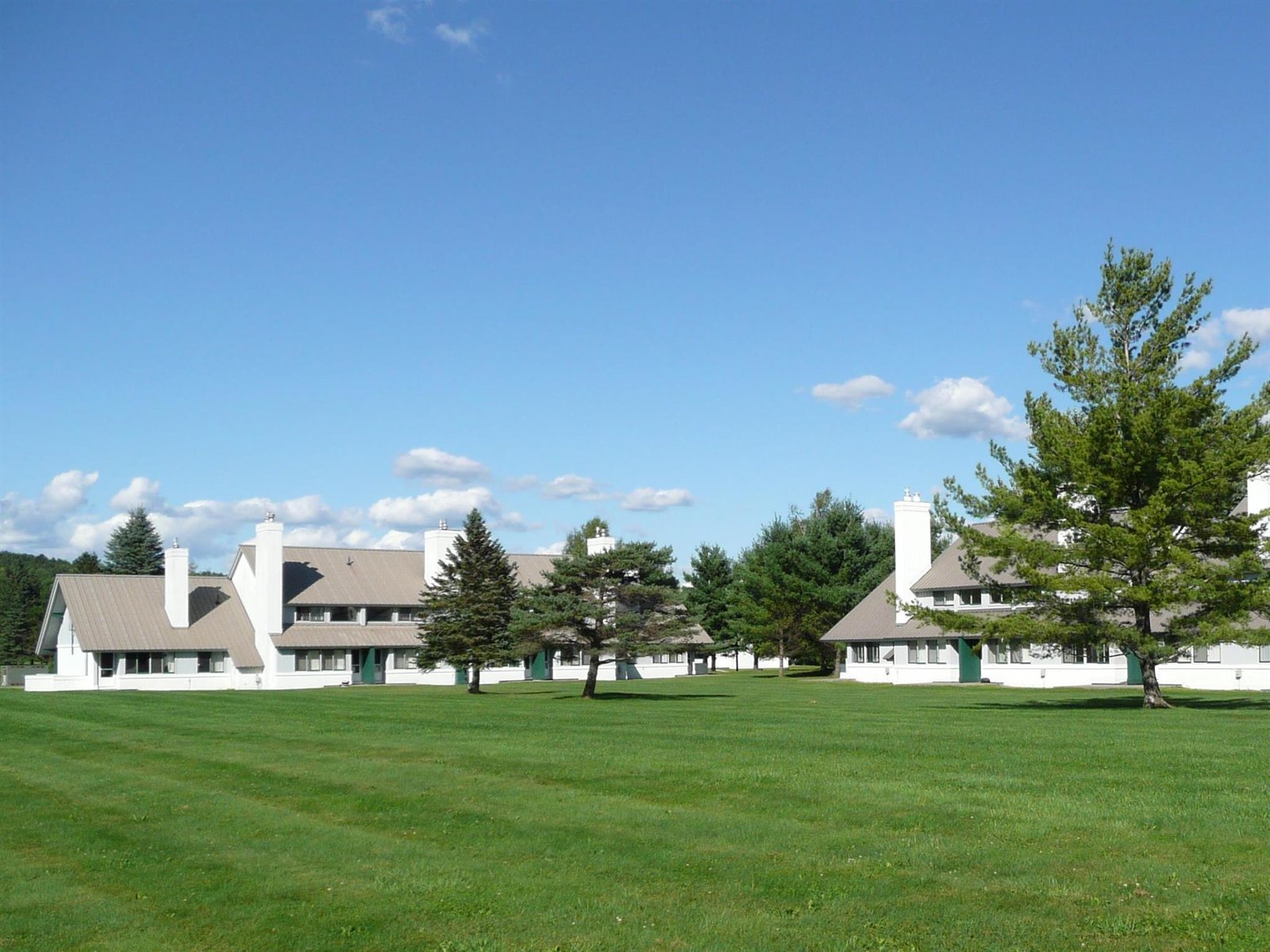 261 Village Green Drive, Unit 10E