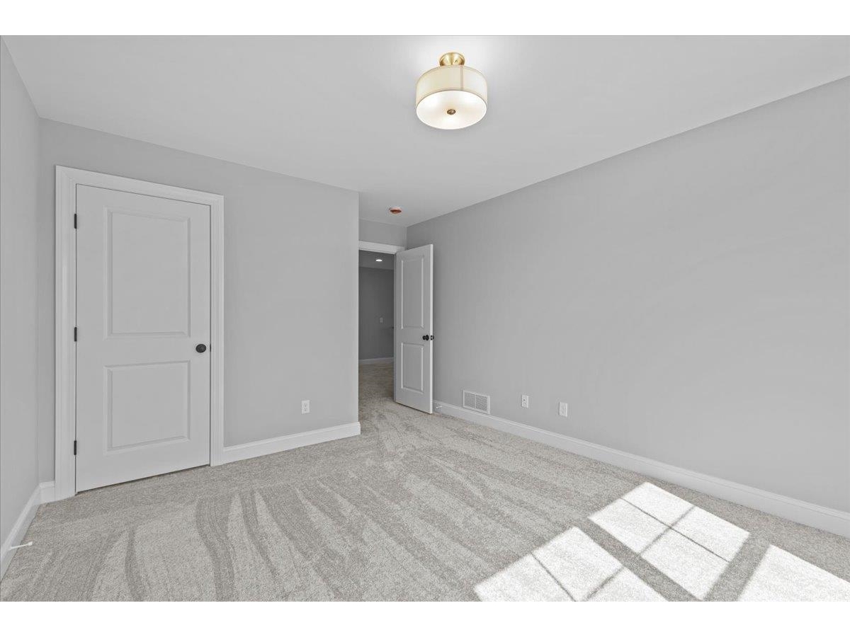 262-1 Midland Avenue