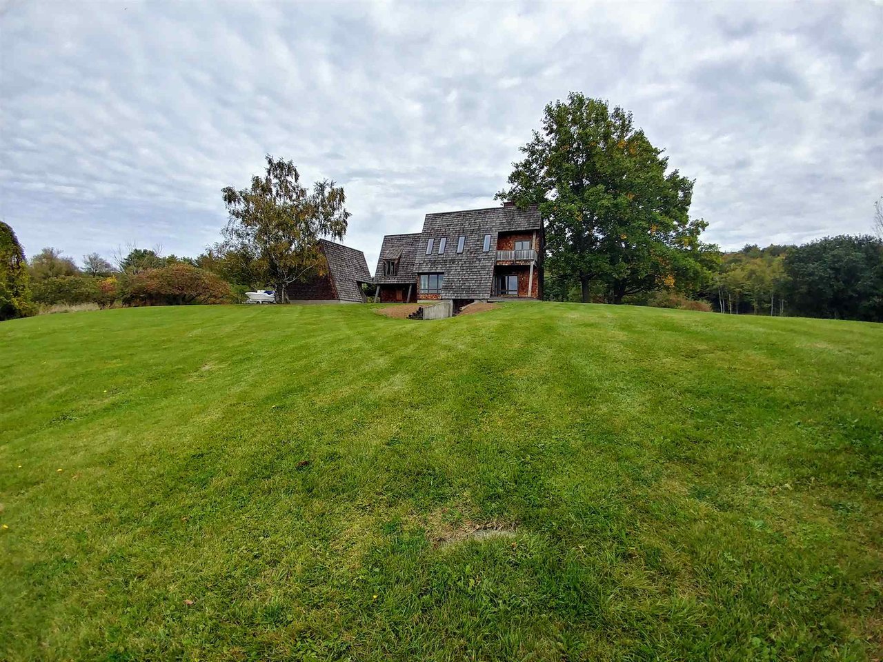 262 Pond Lane