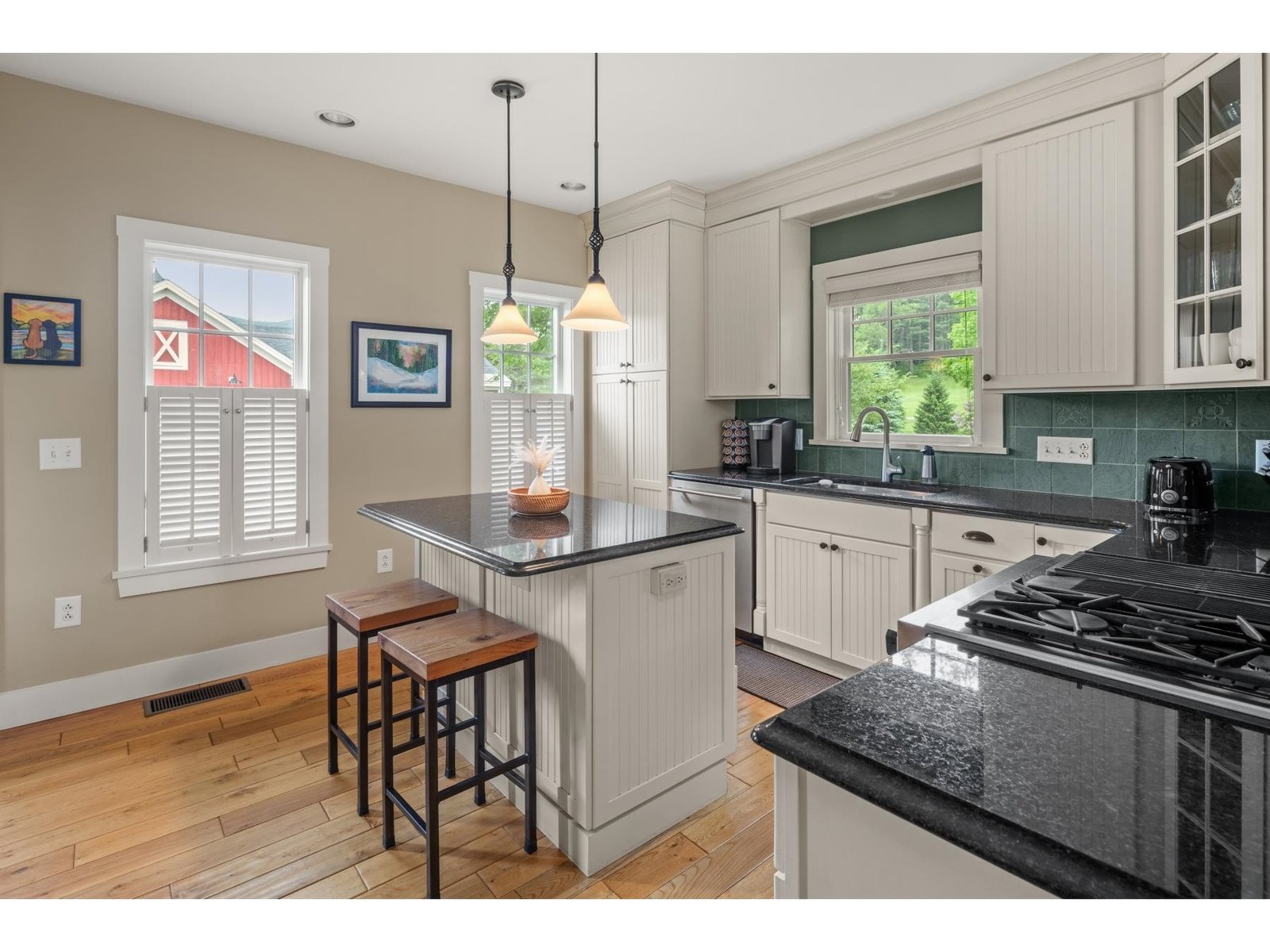 Eat-In Fully Equipped Kitchen