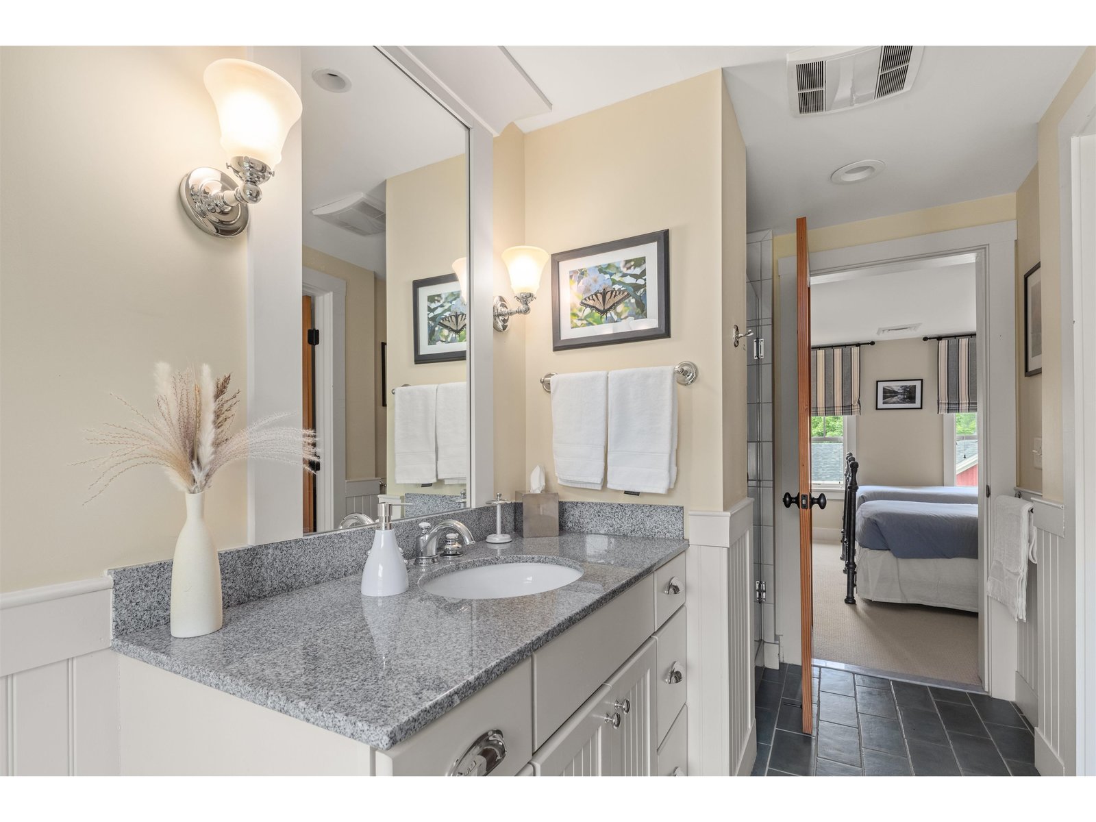 Shared Bathroom for Bedrooms 3 & 4