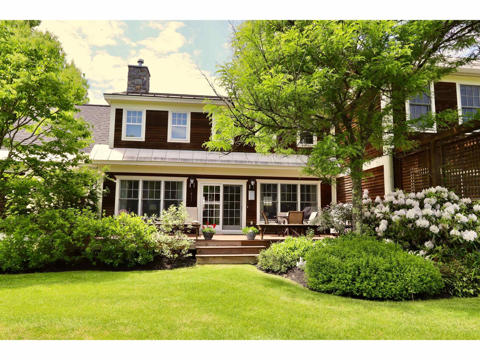 Back of 17 Landmark with Park Style Setting