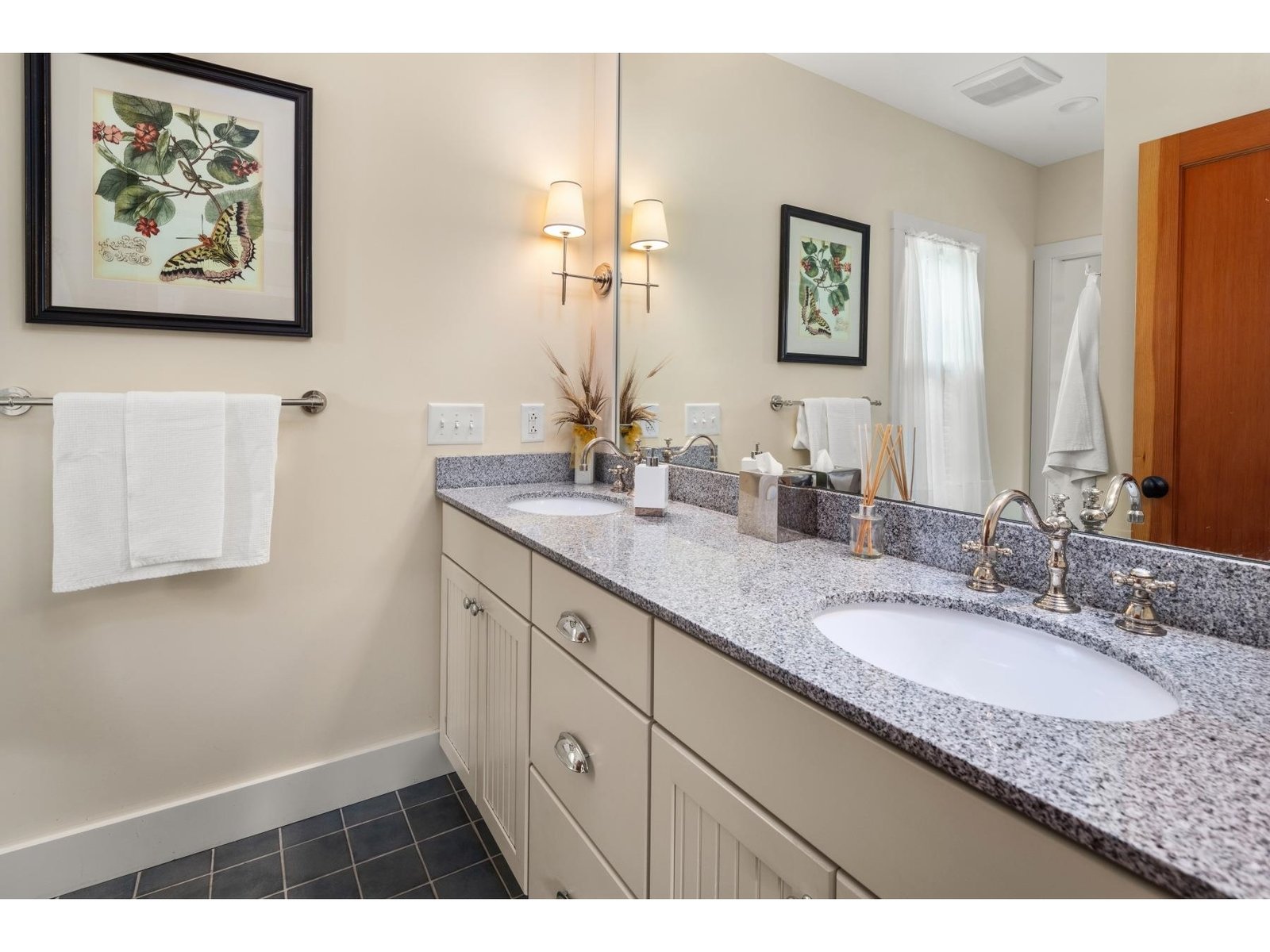 Primary Ensuite Vanity