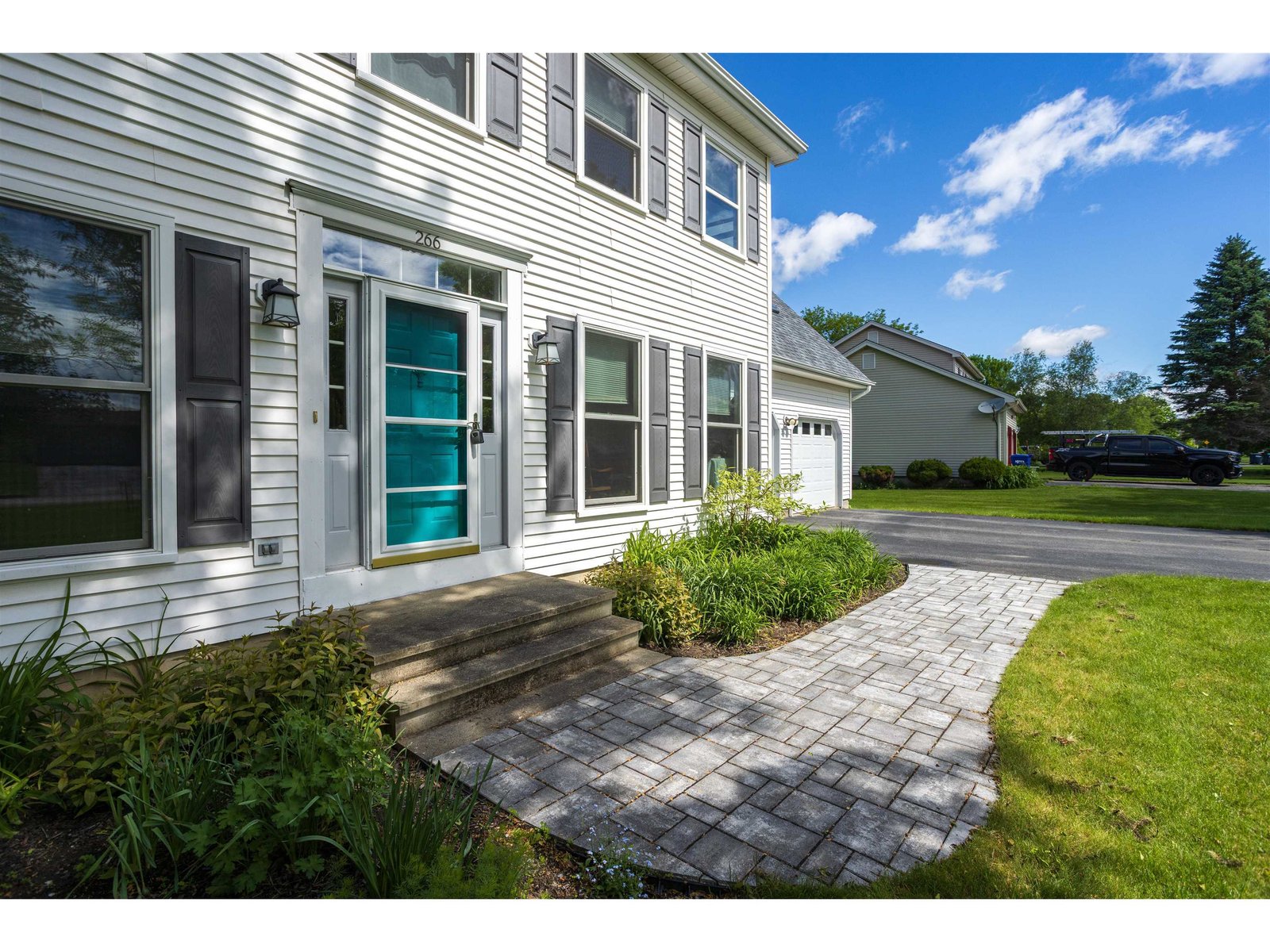 266 Isham Circle