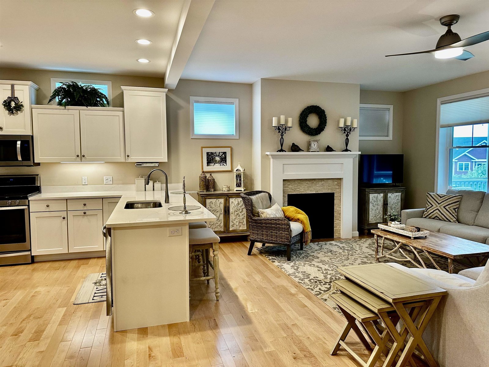 Kit/Livingroom