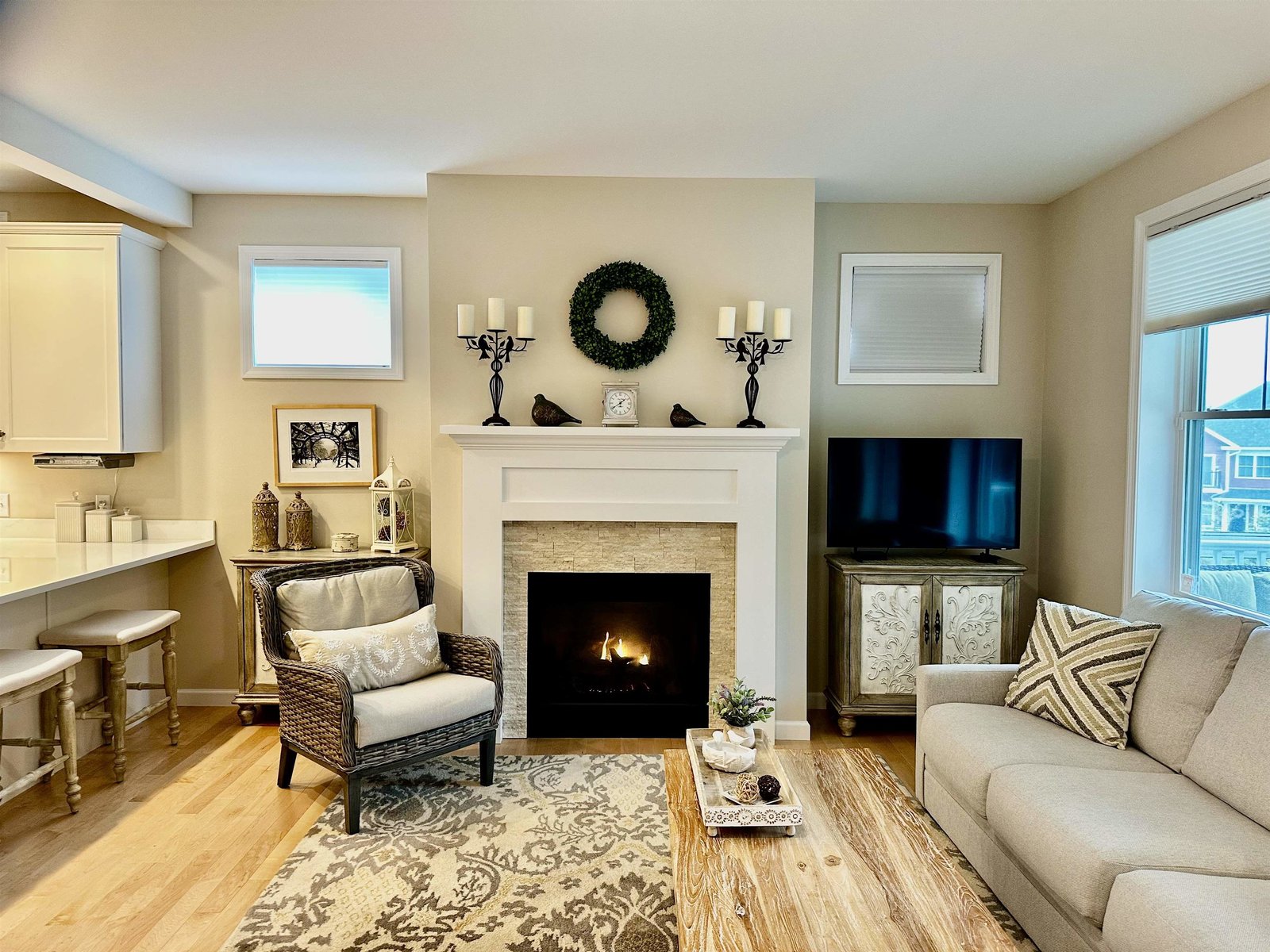Lovely Gas Fireplace in LR