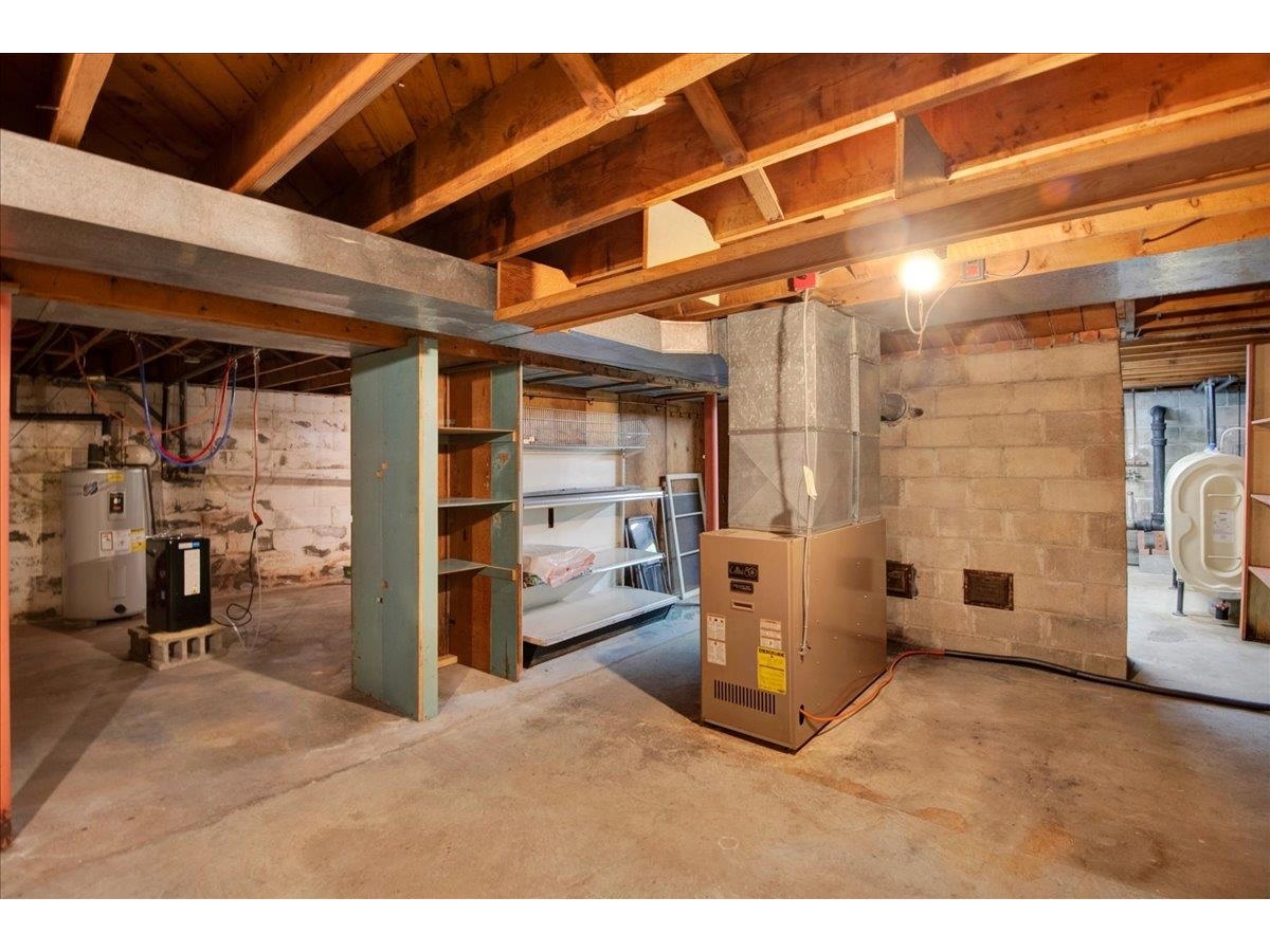 Potential Full Bathroom